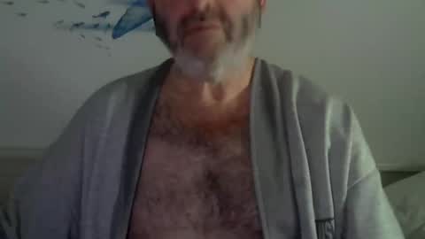 Snapshot of midhir chatting on 03/07/25, 04:00 kike online show from 03/07/25, 04:00