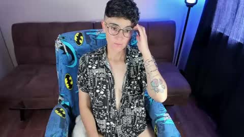 Snapshot of midnight07_ chatting on 05/18/26, 03:51 Blue online show from 05/18/26, 03:51
