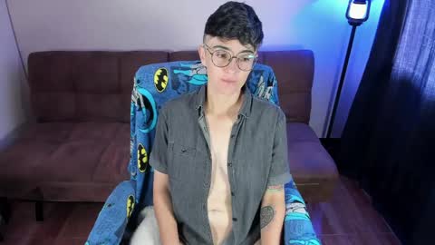 Snapshot of midnight07_ chatting on 05/19/26, 03:29 Blue online show from 05/19/26, 03:29