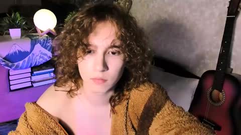 Snapshot of midnight_answer chatting on 02/10/25, 02:37 Max online show from 02/10/25, 02:37