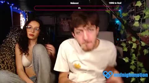 Snapshot of midnight_motion chatting on 12/04/25, 03:27 midnight_motion online show from 12/04/25, 03:27