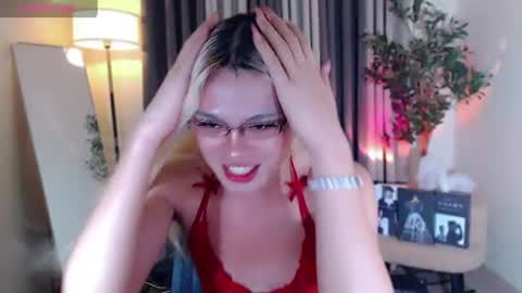 Snapshot of midnight_muse_18 chatting on 07/07/26, 07:23 Marie Antoinette online show from 07/07/26, 07:23