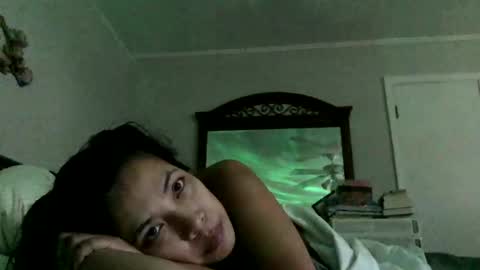 Snapshot of midnightblue80 chatting on 11/16/25, 06:57 midnightblue80 online show from 11/16/25, 06:57