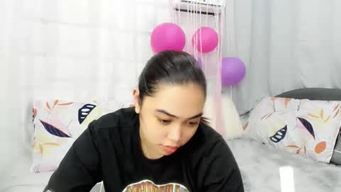 Snapshot of midnightbunny_ chatting on 10/16/25, 01:12 Bunny 3 online show from 10/16/25, 01:12
