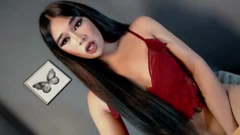 Snapshot of midnightdesire28 chatting on 06/18/26, 01:15 Call me Yhana online show from 06/18/26, 01:15