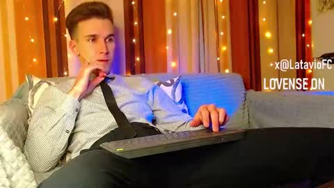 Snapshot of midnighter__ chatting on 12/23/25, 12:52 Alexey or just Alex online show from 12/23/25, 12:52