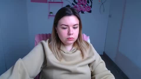 Mariana online show from 11/23/25, 06:35