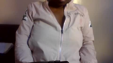 Snapshot of midnightt_curves chatting on 07/02/26, 06:52 midnightt_curves online show from 07/02/26, 06:52