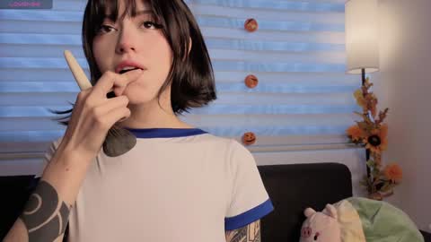 midori__san online show from 11/25/25, 04:18