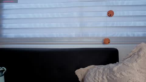 midori__san online show from 12/02/25, 07:20