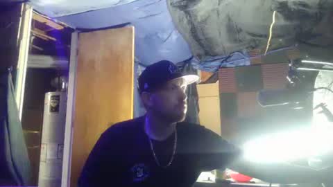 Snapshot of midtownhustler chatting on 09/16/25, 12:06 midtownhustler online show from 09/16/25, 12:06