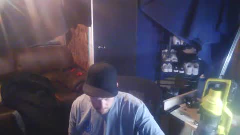 Snapshot of midtownhustler chatting on 10/06/25, 12:02 midtownhustler online show from 10/06/25, 12:02