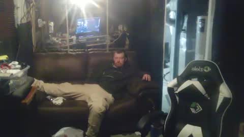 Snapshot of midtownhustler chatting on 10/24/25, 12:12 midtownhustler online show from 10/24/25, 12:12