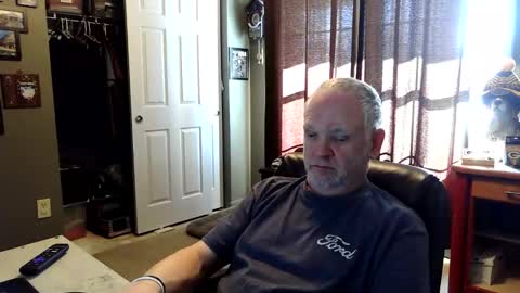 midwestdad09 online show from 12/04/25, 03:43