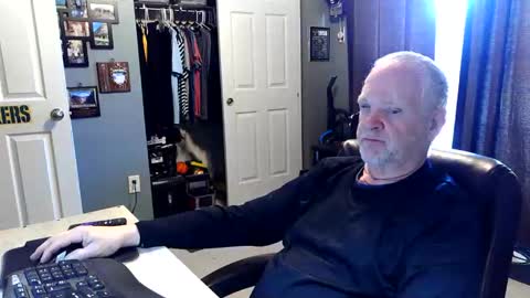 midwestdad09 online show from 04/30/26, 02:34