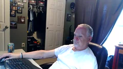 midwestdad09 online show from 05/07/26, 09:53