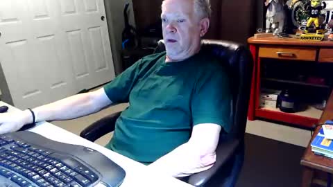 midwestdad09 online show from 05/24/26, 08:41