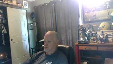 midwestdad09 online show from 06/03/26, 07:19
