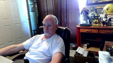 midwestdad09 online show from 06/11/26, 07:34