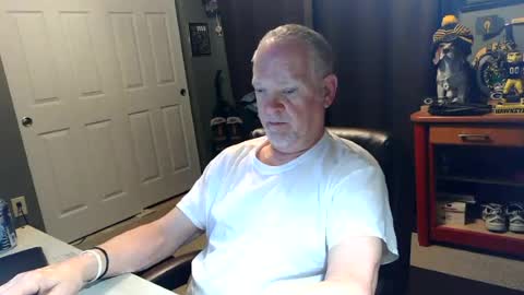 midwestdad09 online show from 06/18/26, 09:25