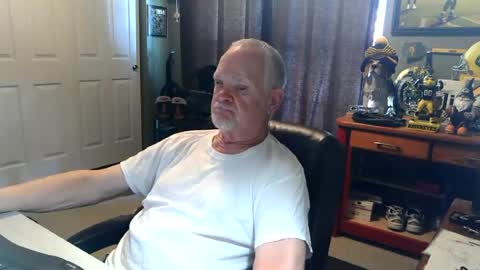 midwestdad09 online show from 06/20/26, 06:44