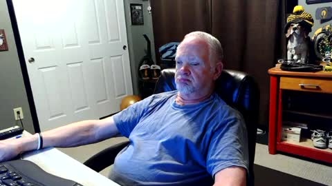 midwestdad09 online show from 06/22/26, 06:10