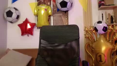 Snapshot of miel_alisha chatting on 06/19/26, 02:10 miel online show from 06/19/26, 02:10