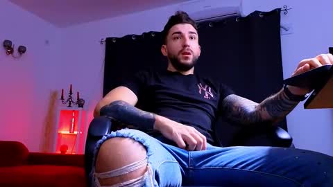 MightyAaron online show from 10/19/25, 04:24