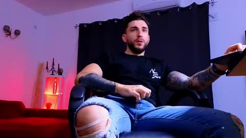 MightyAaron online show from 11/28/25, 04:59