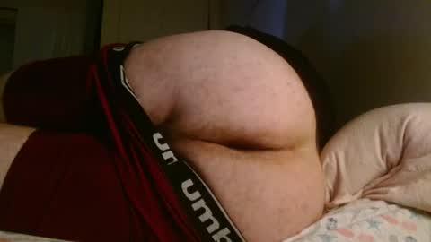 Snapshot of miguel320129 chatting on 10/20/25, 04:46 Miggy online show from 10/20/25, 04:46