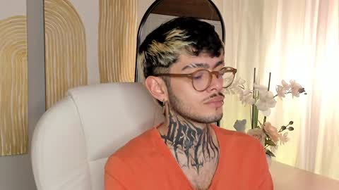 Snapshot of mihailleroy chatting on 01/04/25, 10:55 MIHAIL LEROY finally independent model online show from 01/04/25, 10:55