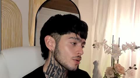 Snapshot of mihailleroy chatting on 01/10/25, 10:46 MIHAIL LEROY finally independent model online show from 01/10/25, 10:46