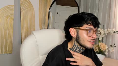 Snapshot of mihailleroy chatting on 02/03/25, 11:47 MIHAIL LEROY finally independent model online show from 02/03/25, 11:47