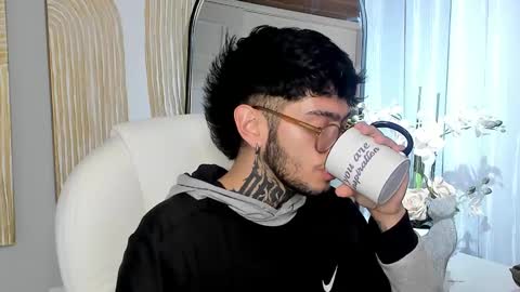 Snapshot of mihailleroy chatting on 02/21/25, 03:56 MIHAIL LEROY finally independent model online show from 02/21/25, 03:56