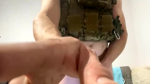 Snapshot of mihc1117 chatting on 10/21/25, 08:53 CoolFlow online show from 10/21/25, 08:53