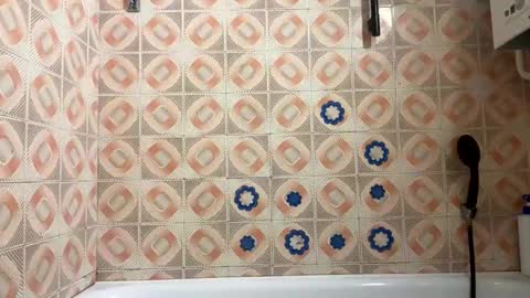 Snapshot of mihc1117 chatting on 12/19/25, 11:23 CoolFlow online show from 12/19/25, 11:23