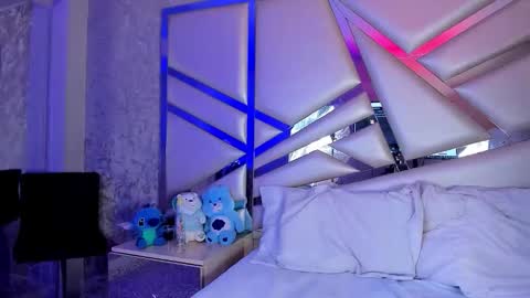 Snapshot of miia02 chatting on 10/30/25, 03:30 MIA 3 online show from 10/30/25, 03:30