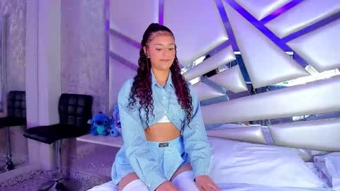 Snapshot of miia02 chatting on 11/07/25, 03:17 MIA 3 online show from 11/07/25, 03:17