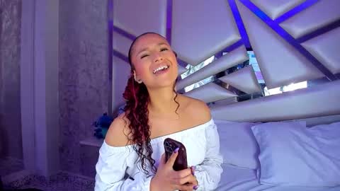 Snapshot of miia02 chatting on 11/08/25, 06:57 MIA 3 online show from 11/08/25, 06:57