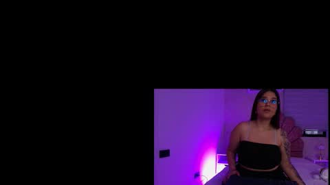 Mia  online show from 11/07/25, 11:54