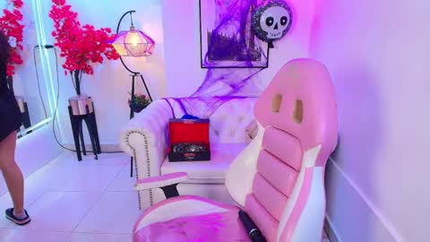 Miia online show from 10/29/25, 07:48