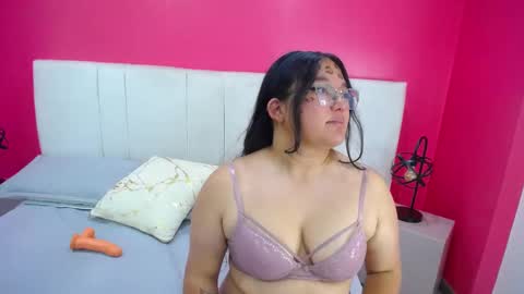 Snapshot of miia_colliins__ chatting on 10/09/25, 01:09 Miia colliins   online show from 10/09/25, 01:09