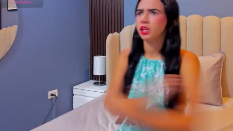 Snapshot of miia_cute18 chatting on 12/05/25, 12:14 miia_cute18 online show from 12/05/25, 12:14