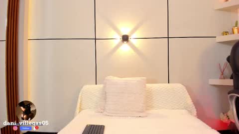 Snapshot of miia_parker_ chatting on 02/11/26, 12:21 online show from 02/11/26, 12:21