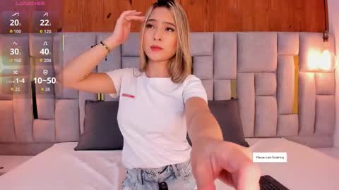 Snapshot of miia_reeves_ chatting on 03/04/26, 12:11 Mia online show from 03/04/26, 12:11