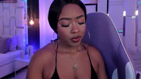 Miia Schwarz  online show from 12/18/25, 10:27