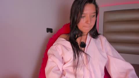 Snapshot of miia_spencer chatting on 04/09/26, 06:19 Mia online show from 04/09/26, 06:19