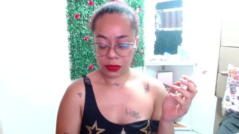Snapshot of miia_spencer_ chatting on 12/06/24, 02:49 miia online show from 12/06/24, 02:49
