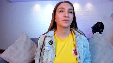 Miia 3 online show from 09/09/25, 12:26