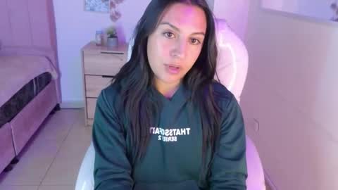 Snapshot of miia_thompson_1 chatting on 05/28/26, 08:50 M I I A online show from 05/28/26, 08:50